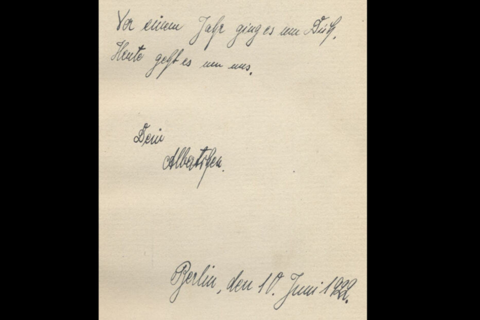 Auf lootedculturalassets.de finden sich viele Funde der Forscher "Vor einem Jahr ging es um Dich. Heute geht es um uns. Dein Albertchen. Berlin, den 10. Juni 1922"