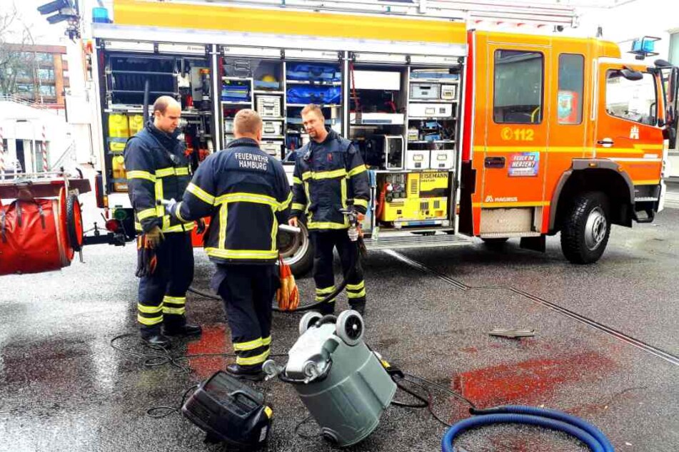 Die Einsatzkräfte hatten alle Hände voll zutun.
