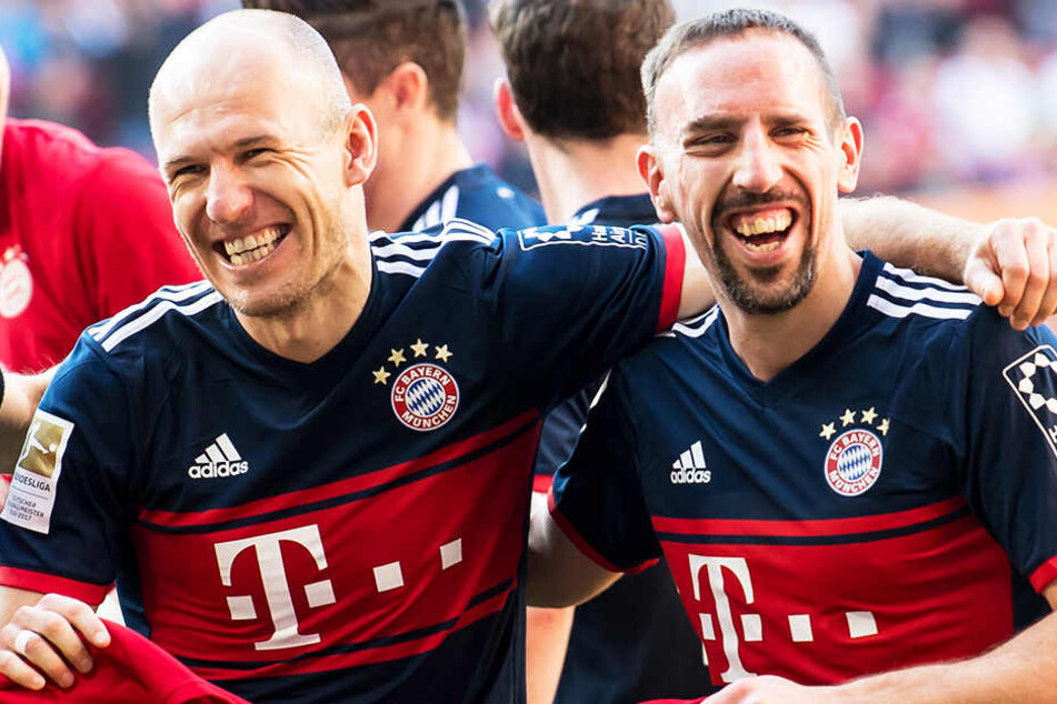 Von außen in die Mitte ziehen: Dafür sind Bayerns Franck Ribery (r.) und Arjen Robben als Flügelzange "Robbery" bekannt.