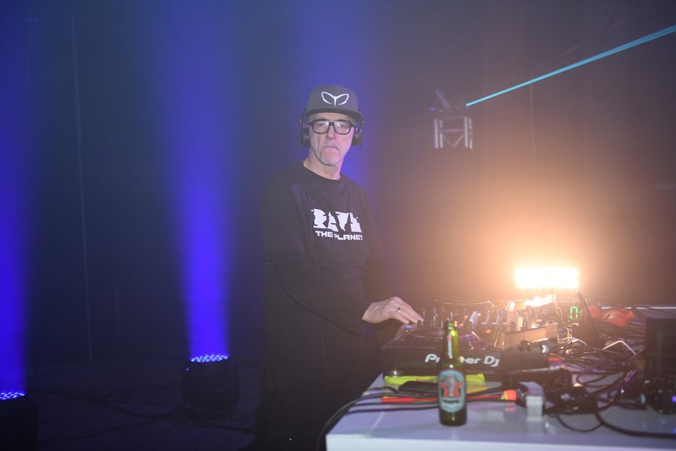 Dr. Motte, mit bürgerlichem Namen Matthias Roeingh (65), ist seit den frühen 1980er Jahren als DJ aktiv.