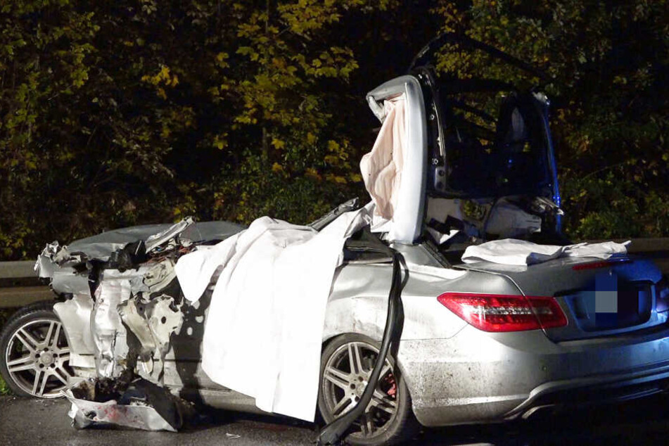 Drei Menschen kamen bei dem Crash ums Leben.