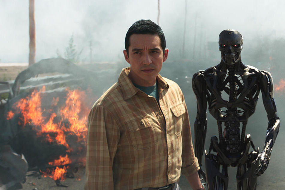 Die neuen Terminatoren um ihren Anführer (Gabriel Luna) machen sich mit modernster Technik auf die Jagd.