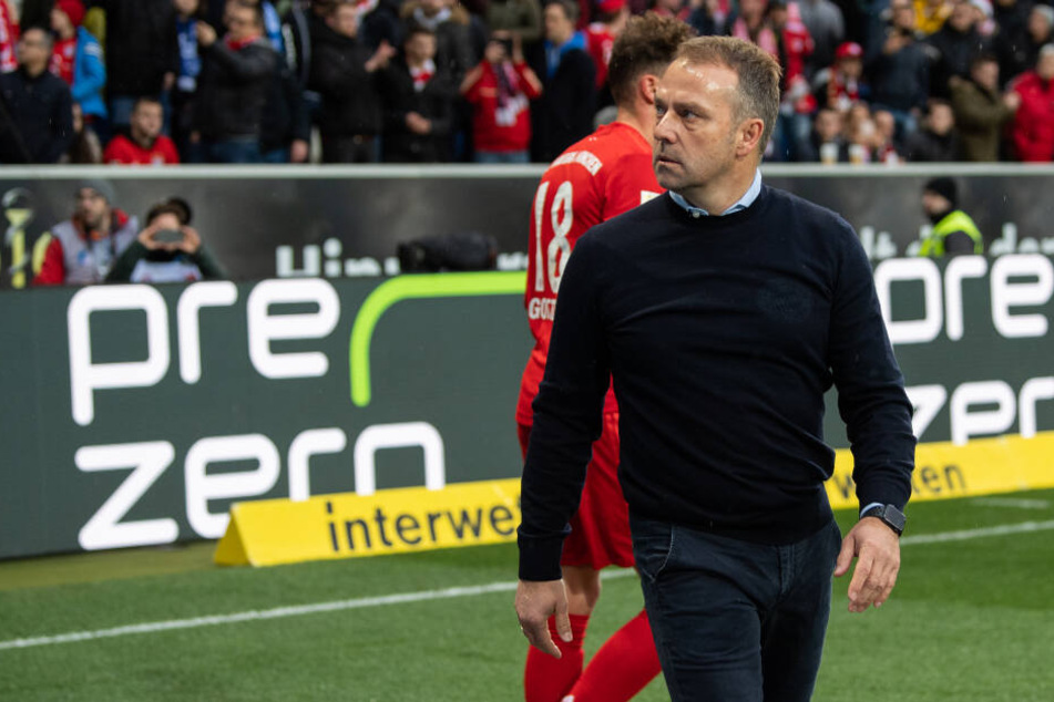 Bayern-Trainer Hansi Flick war aufgrund des Verhaltens einiger "Fans" sehr wütend.