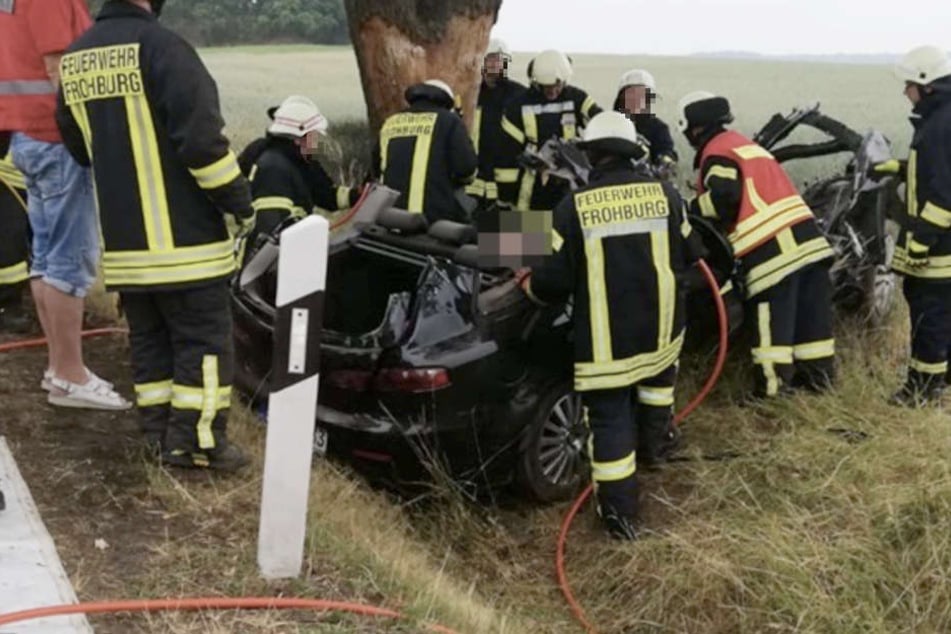 Die 42-jährige Frau konnte von den Kameraden der Feuerwehr nur noch tot aus ihrem Auto gezogen werden.