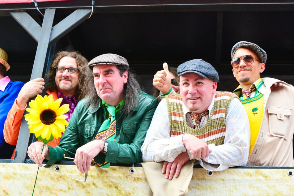 Guildo Horn &amp; die Orthopädischen Strümpfe zeigen eine unverwechselbare Show, die für ausgelassene Stimmung sorgt, im Felsenkeller Leipzig.