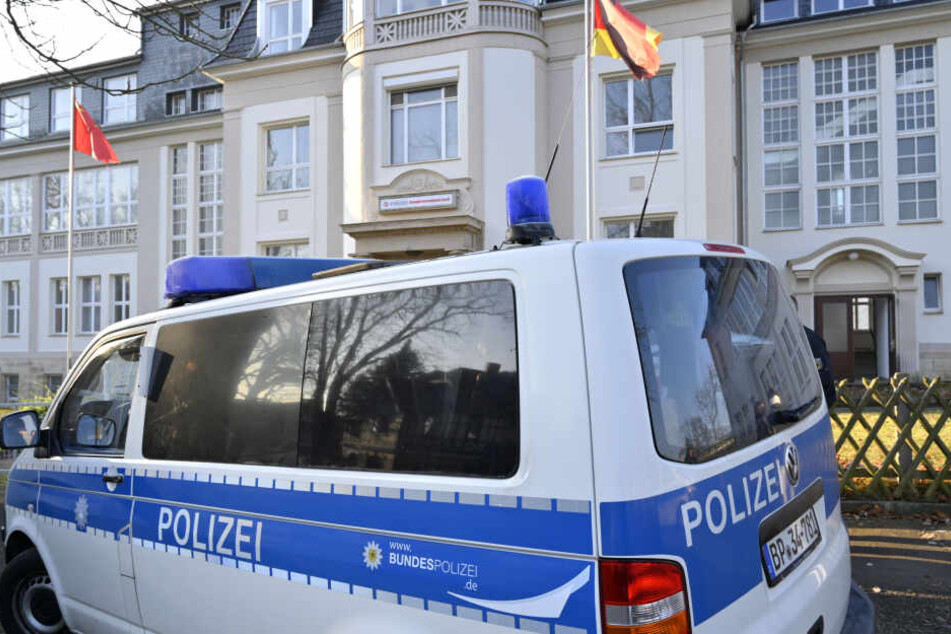 In der vergangenen Woche war die Polizei in dem Gebäude gewesen.