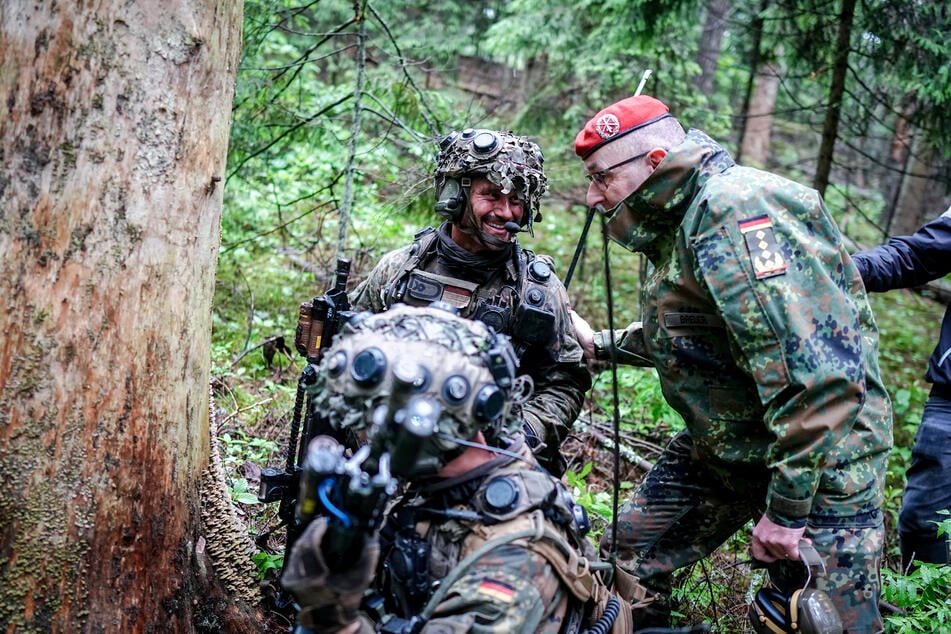 Breuer war militärisch verantwortlich für die Umorganisation und Stärkung der Bundeswehr.