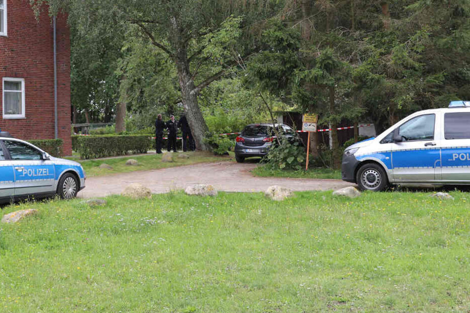 Die Polizei sperrte den Bereich weiträumig ab.