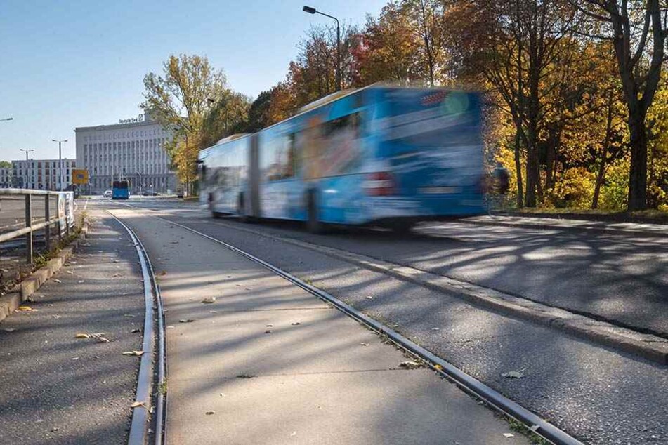 Chemnitz will den Stadtring schließen. Schon früher fuhren Straßenbahnen in der Theaterstraße.