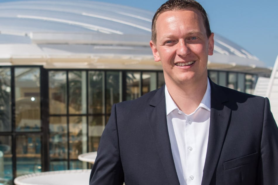 Felix Eichhorn, Präsident der Aida Cruises, auf dem Deck der "Aidaprima" in Hamburg.