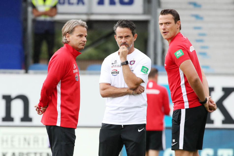 Das neue Trainerteam: Dirk Schuster (M.) und seine Co-Trainer Sascha Franz und Marc Hensel.