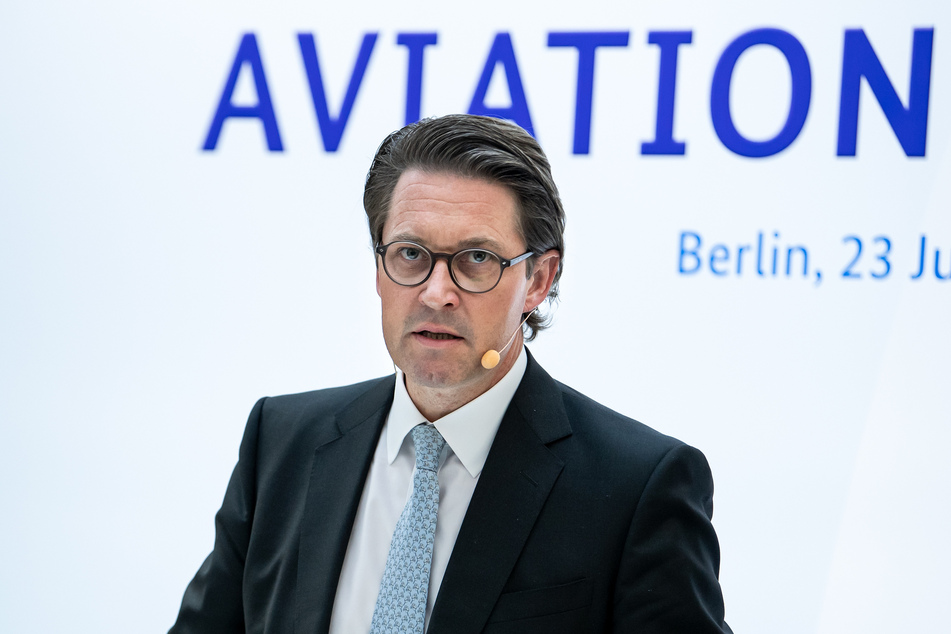 Andreas Scheuer (45, CSU) fordert eine Vereinheitlichung der Bußgelder bei Verstößen gegen die Maskenpflicht.