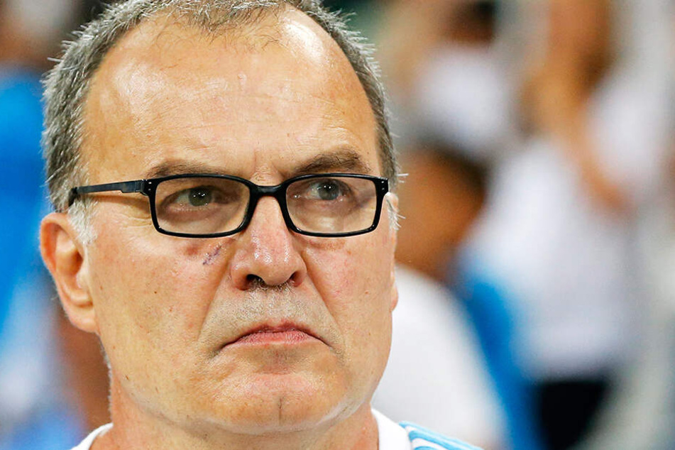 Leeds-Coach Marcelo Bielsa gab zu, einen Spion auf das Trainingsgelände seines Gegners geschickt zu haben.