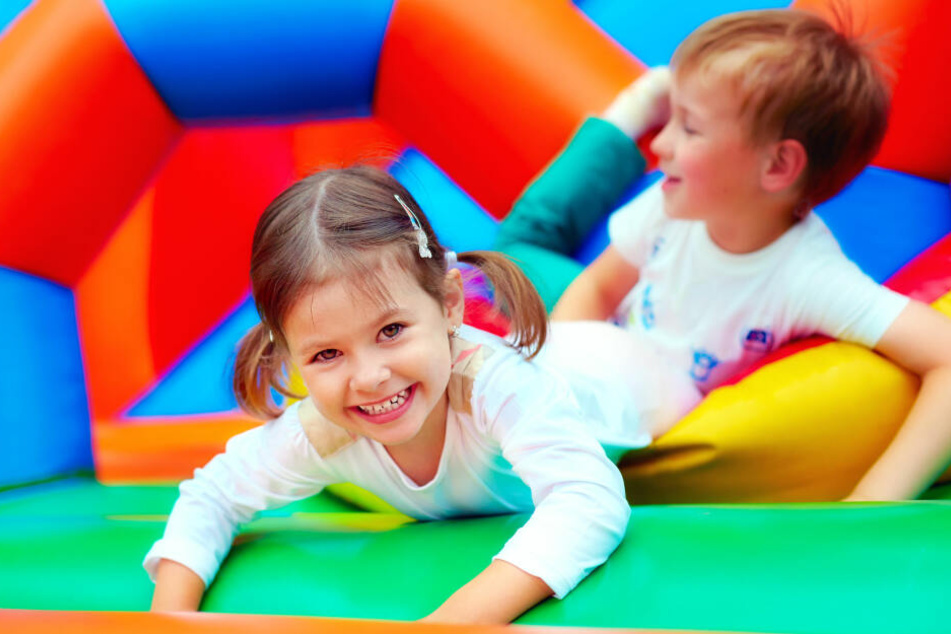 Drei Kinderprojekte werden mit den insgesamt 160.000 Euro unterstützt.