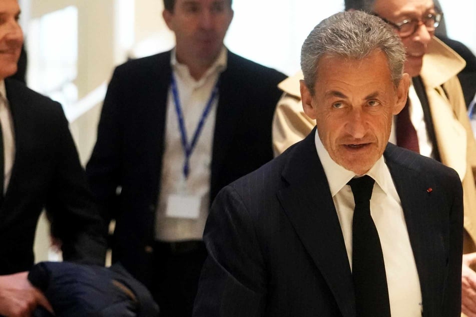 Frankreichs Ex-Präsident Sarkozy zu fünf Jahren Haft verurteilt!