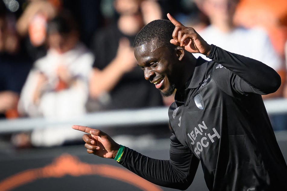 Der FC St. Pauli soll an Bamba Dieng (26) vom FC Lorient interessiert sein.