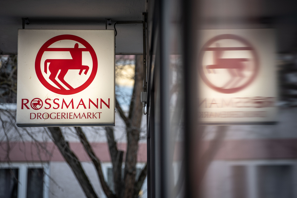 Die Drogeriemarktkette Rossmann ist vom Oberlandesgericht Düsseldorf zu einer Millionen-Summe verurteilt worden.