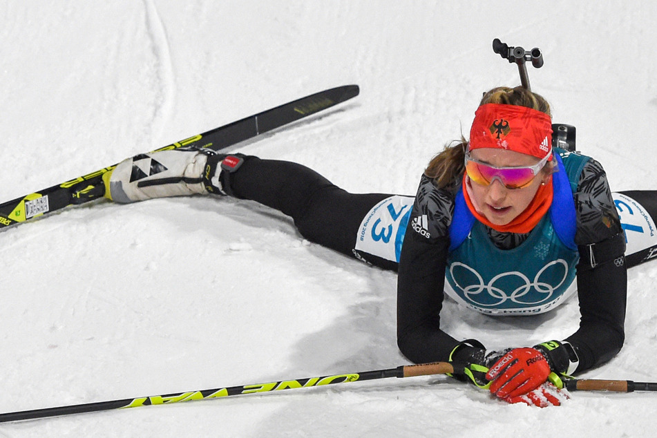 Franziska Preuß (27) liegt nach einer Fußverletzung im Dezember nun mit Corona flach. Die Vorbereitung auf die Olympischen Winterspiele müssen zunächst ruhen.