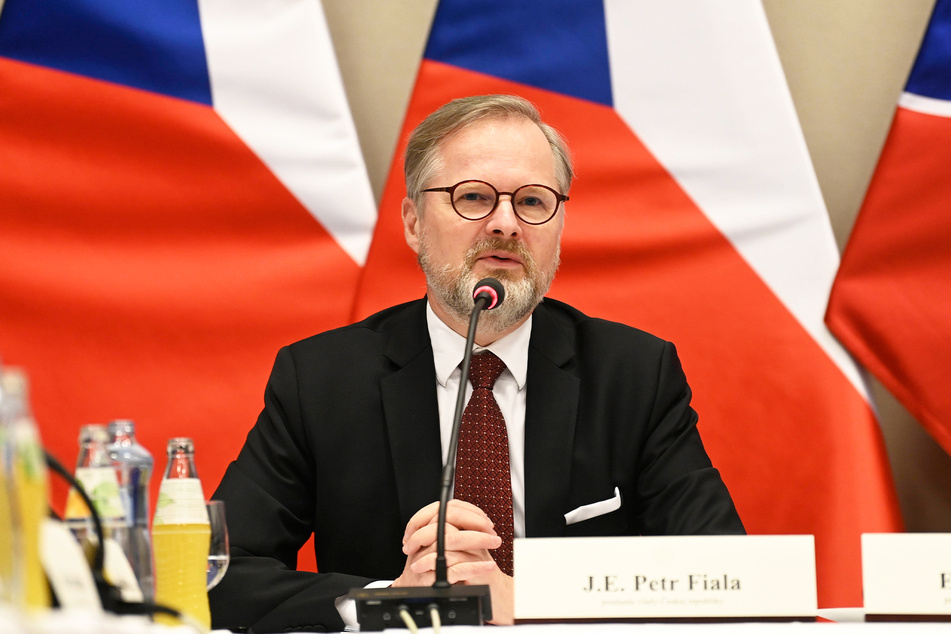 Vubec ne! (tschechisch: überhaupt nicht): Tschechiens Regierungs-Chef Petr Fiala (58) ist strikt gegen die von Sachsen geforderten mobilen Grenzkontrollen.