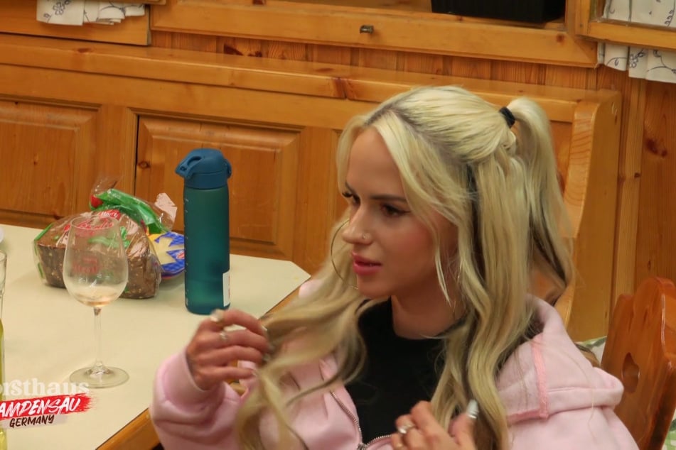 Findet Max nicht mehr hot: Gina Beckmann (25).