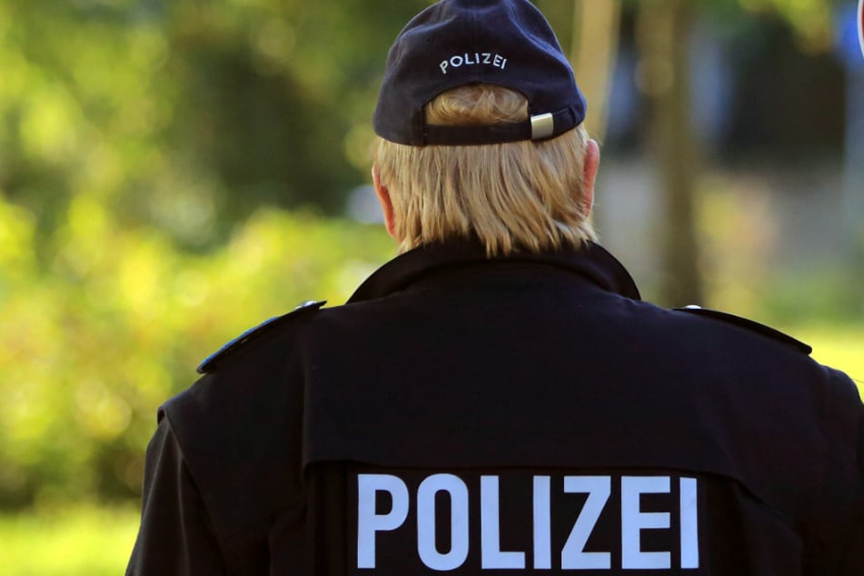 Die Polizei hat vier Tatverdächtige festgenommen. (Symbolbild)