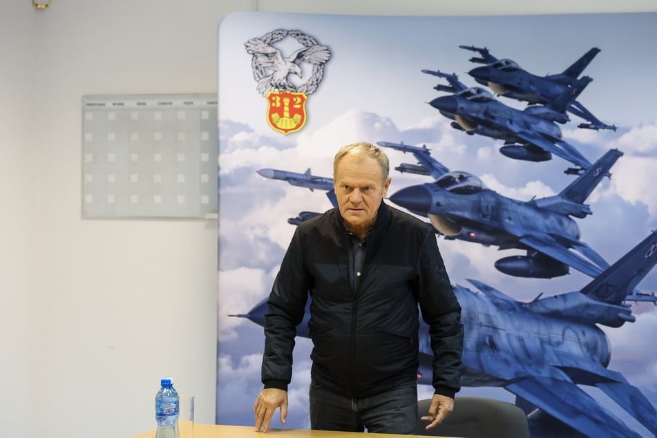 Polens Ministerpräsident Donald Tusk (69) hat sein Missfallen über die Ukraine-Gespräche im E3-Format ausgedrückt.