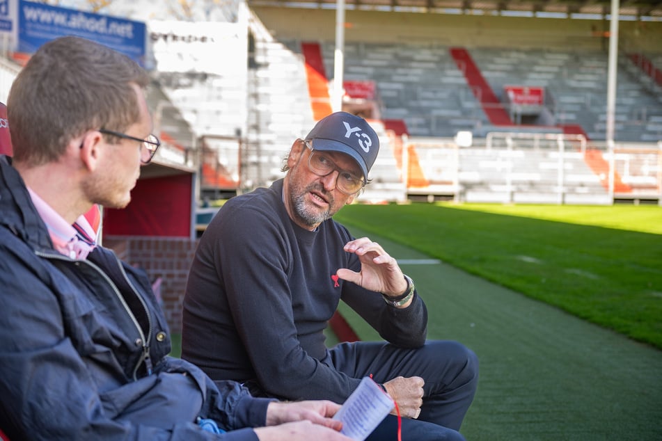 Eine Stunde nahm sich Pele Wollitz Zeit, um über Cottbus' Zukunft und seine persönliche Trainer-Entwicklung zu reden.