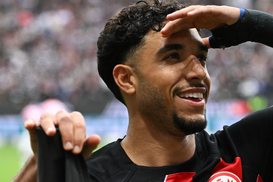 Omar Marmoush (25) wird wohl mindestens bis zum Winter-Transferfenster weiterhin für die Eintracht auf Torejagd gehen.