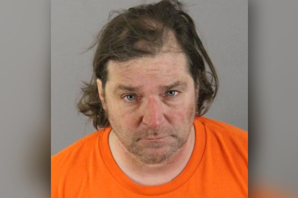 Casey Yiannackopoulos (47) soll seine eigene Mutter zum Sterben zurückgelassen haben.