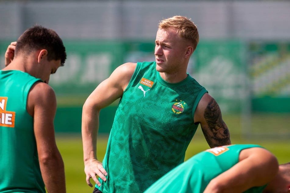Ist zum Opfer eines Diebstahls geworden: Fußballprofi Oliver Strunz (25).