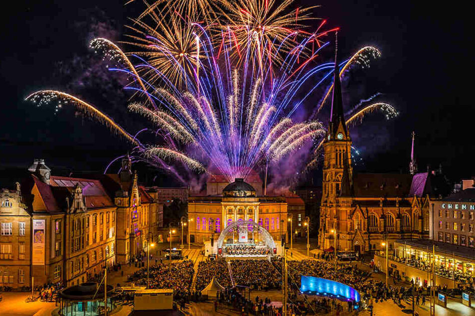 Ein großes Abschlussfeuerwerk ist sowohl bei Classics unter Sternen als auch beim Konzert zum Theater-Saisonauftakt geplant.