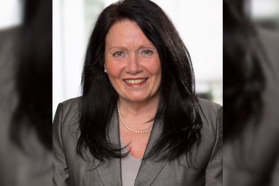 Die CDU-Politikerin Monika Schirdewahn ist mit dem AfD-Politiker Horst Schirdewahn verheiratet.