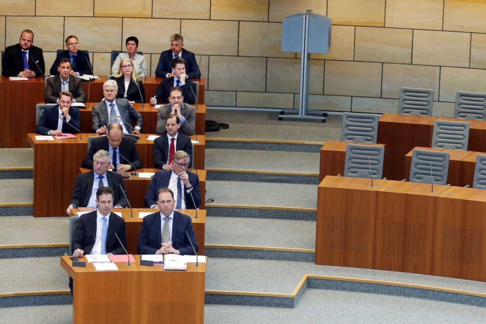 Die AfD ist auch in diesem Jahr am häufigsten von allen fünf Fraktionen im nordrhein-westfälischen Landtag durch "unparlamentarisches Verhalten" aufgefallen (Archivbild).