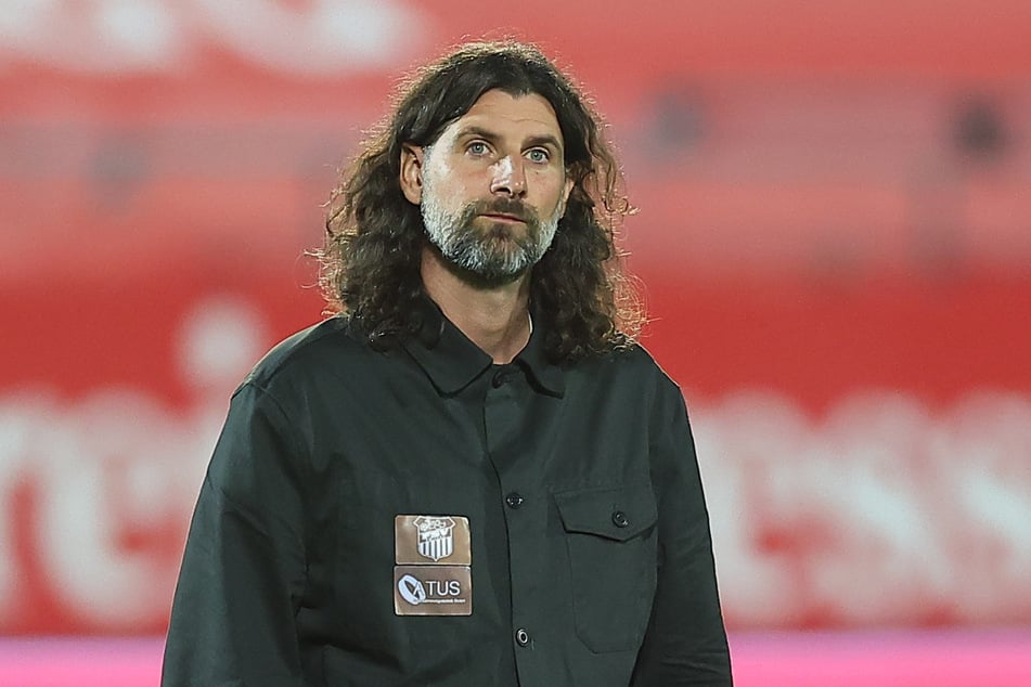 FSV-Sportdirektor Robin Lenk (42) weiß, dass es personell eng aussieht.
