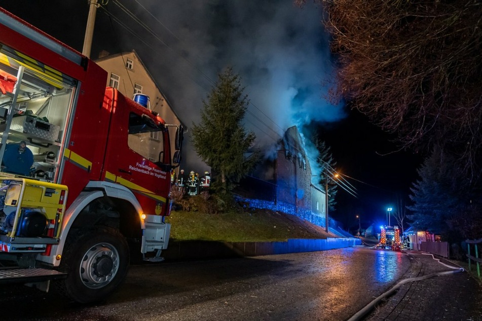 An der Hauptstraße in Reichenbach stand eine Scheune in Flammen.