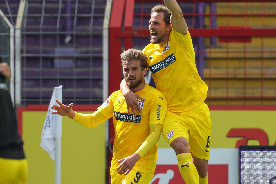 Der VfL Osnabrück liegt aktuell mit 2:1 gegen den HSV vorne.