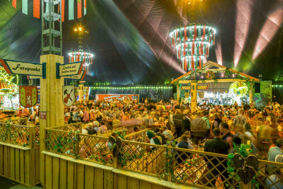 Immer volle Hütte im Festzelt des Pichmännel Oktoberfestes.