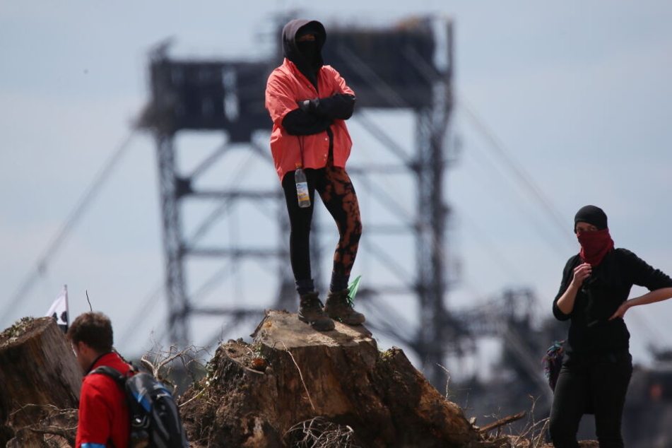 Aktivisten am Hambacher Forst. Für RWE ein Dorn im Auge?