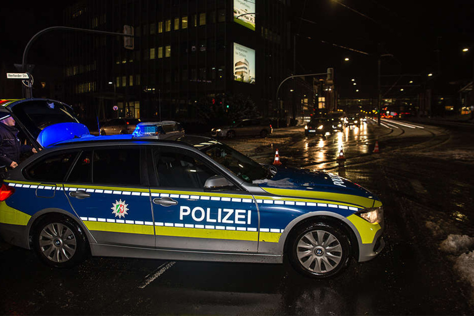 Die Polizei sperrte die Herforder Straße stadtauswärts.