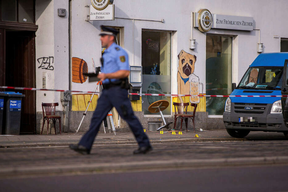 Vor und offenbar auch in der Kneipe "Zum fröhlichen Zecher" sind am frühen Mittwochmorgen Schüsse gefallen.