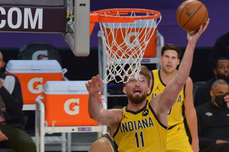Domantas Sabonis and the Pacers got their first win of the season on Saturday night against the Heat.