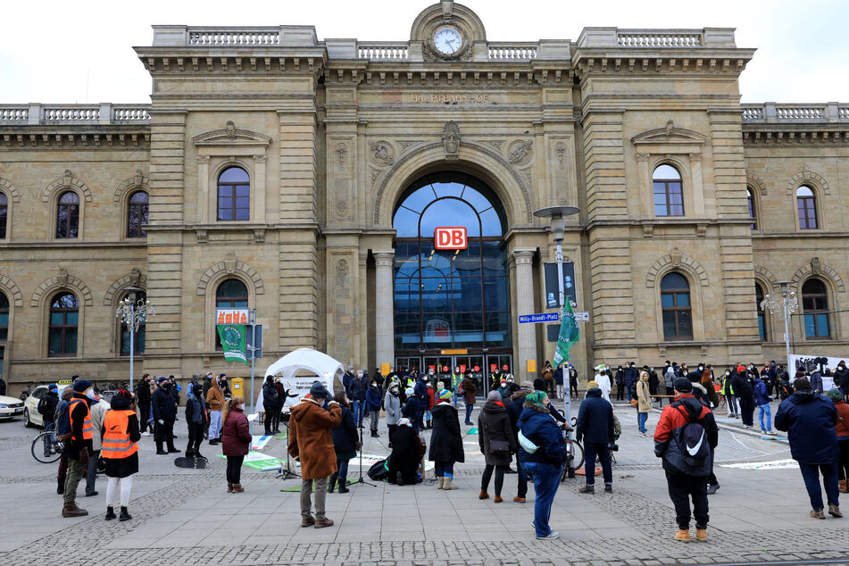 Fridays for Future plant am Samstagmittag eine Kundgebung vor dem Hauptbahnhof. (Archivbild)