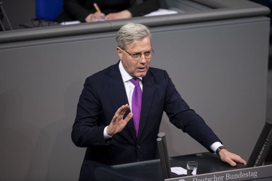 15.01.2020, Berlin: Norbert Röttgen (CDU), Mitglied des Bundestages, spricht zum Tagesordnungspunkt "Aktuelle Lage Nahen und Mittleren Osten".