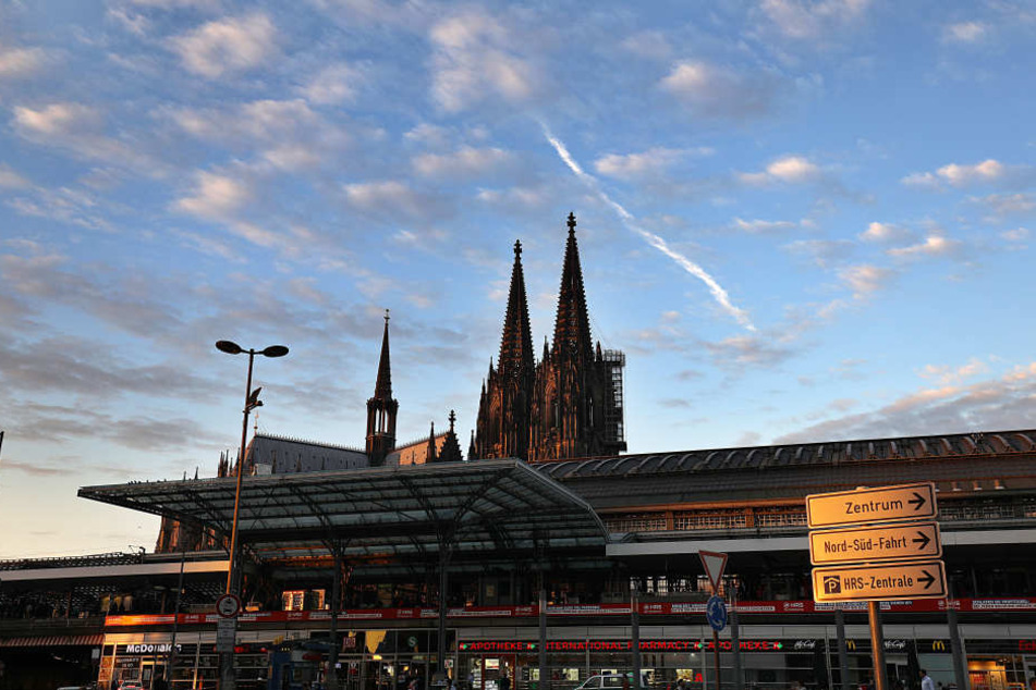 Im Oktober hatte ein Mann am Kölner Bahnhof eine Geisel genommen und vorher das Mädchen schwer verwundet.