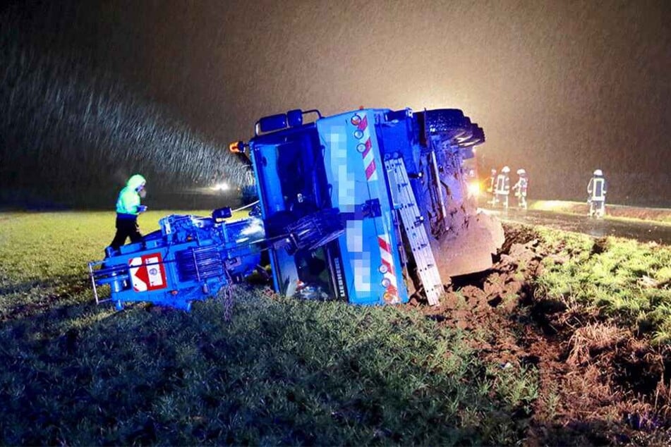 Der Unfall soll durch ein Ausweichmanöver zustande gekommen sein.