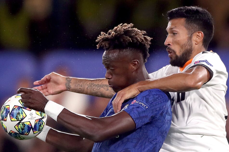 Ezequiel Garay (r.) beim Champions League Spiel gegen den FC Chelsea.