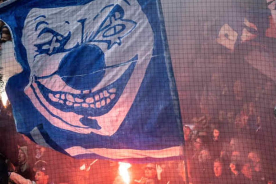 Herthas Fanszene währt sich gegen die lückenhafte Aufklärung der Dortmunder Polizei.