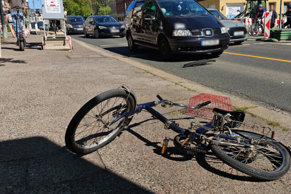 Ein Radfahrer (49) knallte mit einem Seat am Zöllnerplatz in Chemnitz zusammen.
