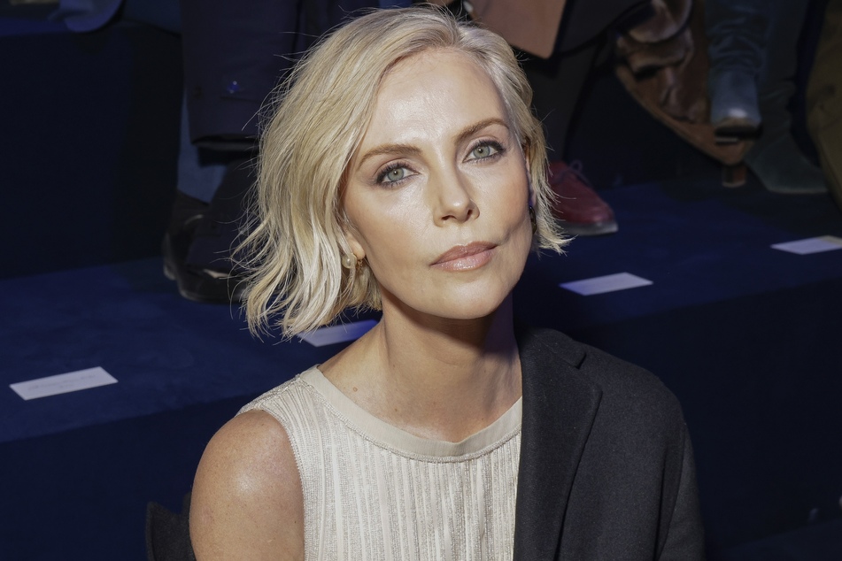 Schauspielerin Charlize Theron (48) hat in ihrer Kindheit in Südafrika viel durchgemacht. (Archivbild)