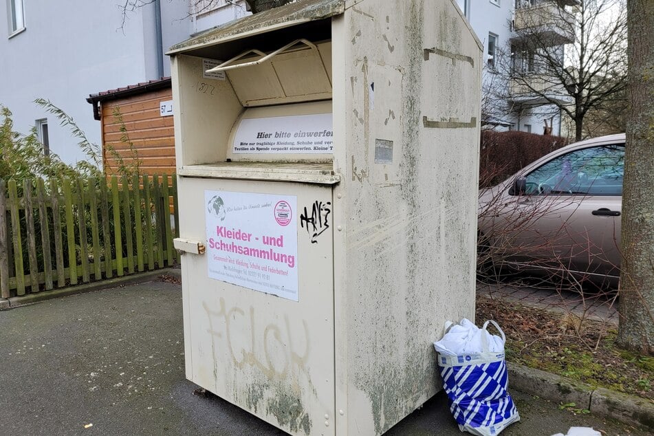 In Leipzig existieren kommunale und gemeinnützige Träger zur Altkleidersammlung nebeneinander.